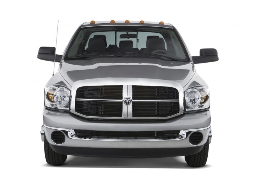 Dodge Ram 3500 Mega Cab 2006 года  (фото 7 из 13)
